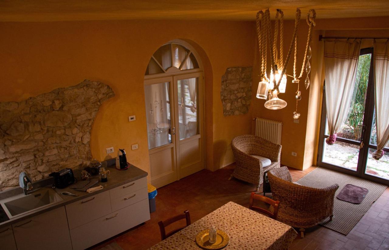 Due Archi Bed and Breakfast SantʼAmbrogio di Valpolicella Exteriör bild